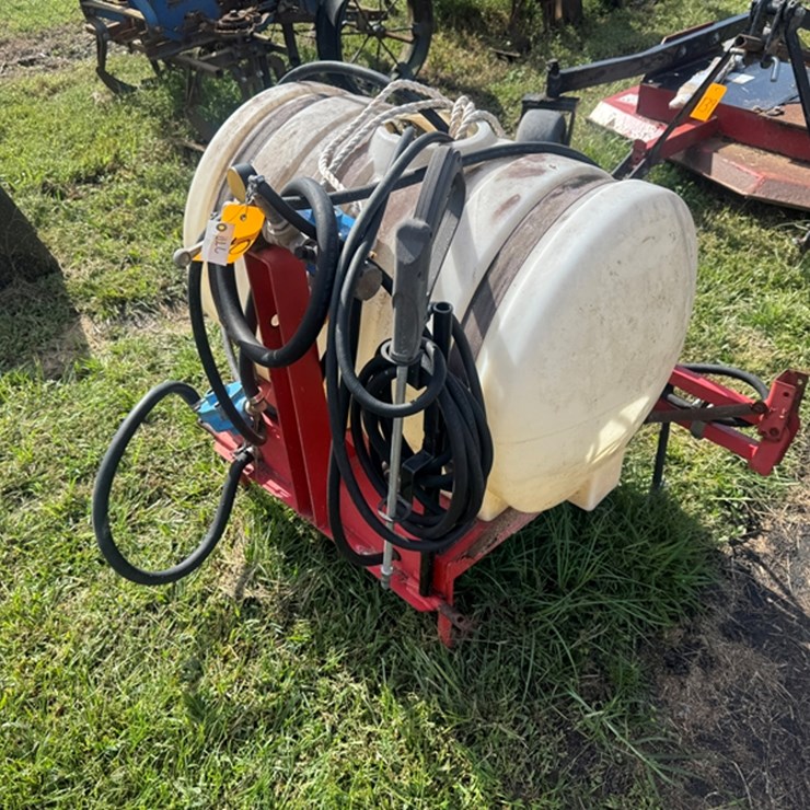 3 POINT SPRAYER - BROKEN LID