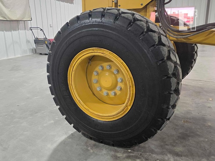 2022-caterpillar-140-image-31