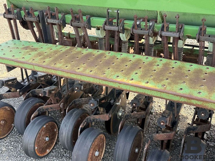 great-plains-solid-stand-grain-drill-image-9
