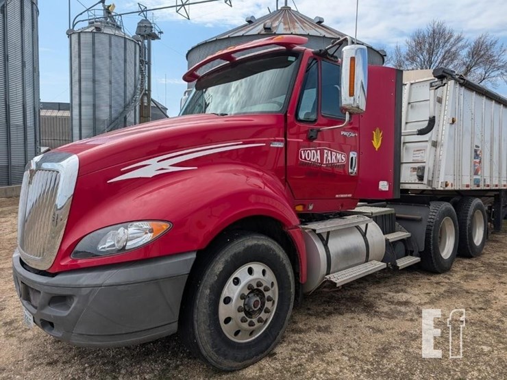 2012-international-prostar-image-1