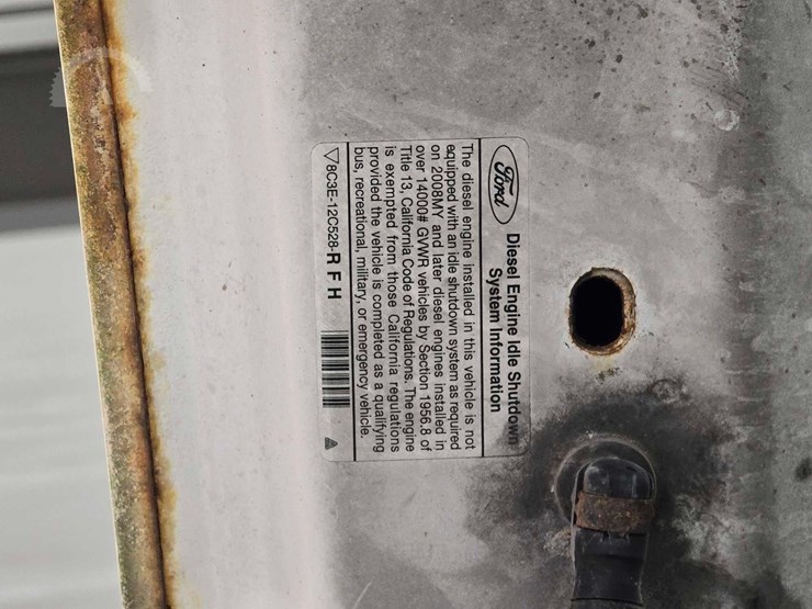 2010-ford-f550-image-24