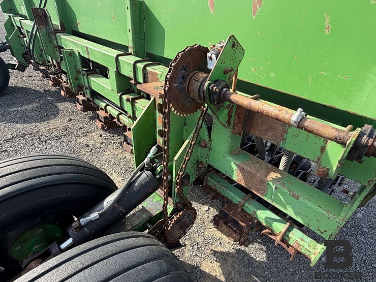 great-plains-solid-stand-grain-drill-image-15