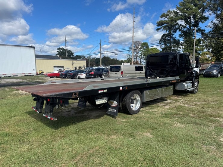 2023-international-mv607-sba-medium-duty-flatbed-rollback---176,222-miles-showing-image-3