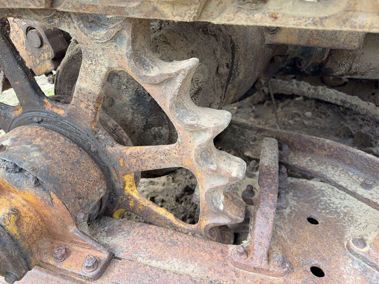 caterpillar-twenty-five-image-29