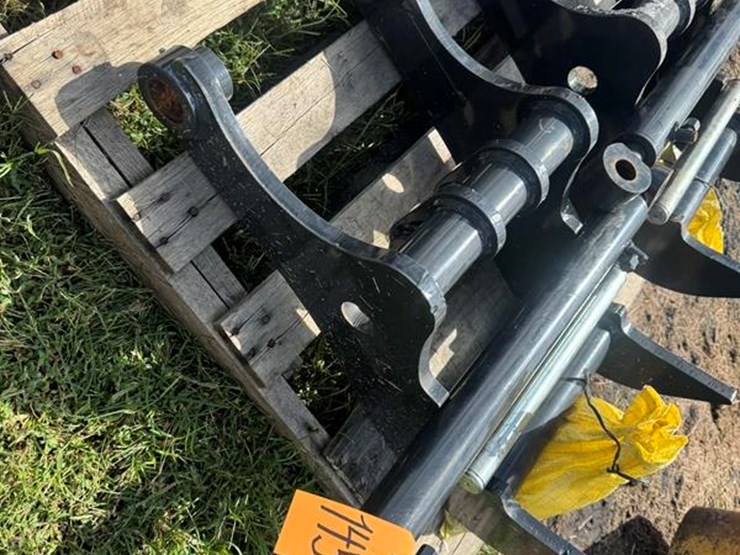 oem-bobcat-e32/e35/e26-excavator-hydraulic-thumb-image-1
