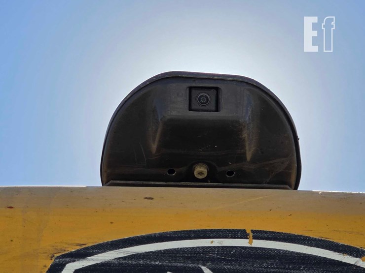 2022-deere-210g-lc-image-23