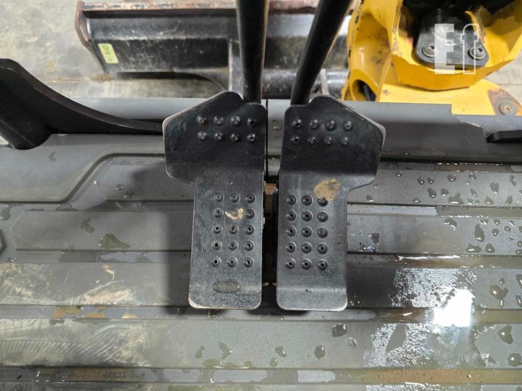 2022-caterpillar-303.5e2-cr-image-20