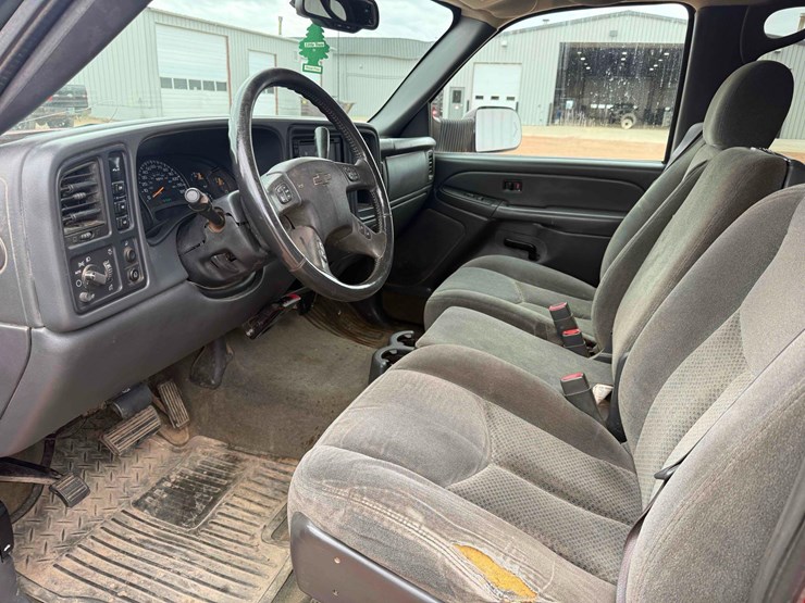 2004-cherolet-3500-service-pickup-image-30