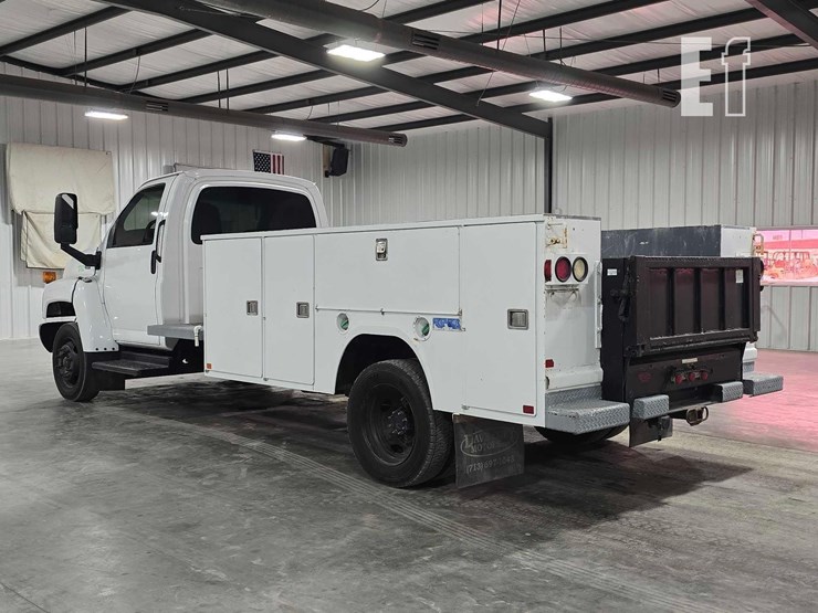 2009-chevrolet-kodiak-c4500-image-4