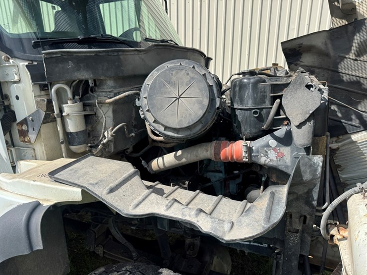 2003-international-workstar-7300-digger-derrick-truck---4wd---6-spd-manual-122,710-miles-showing-image-8