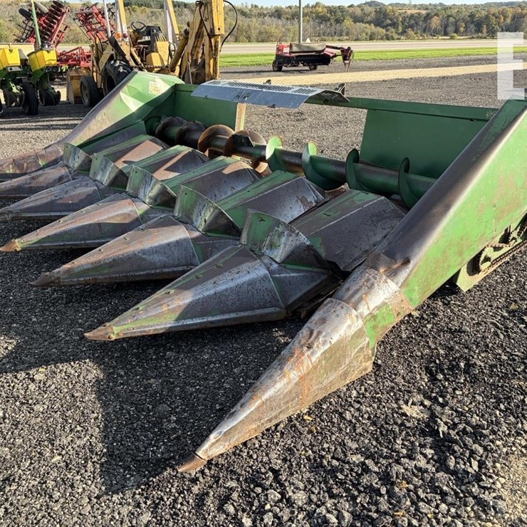 JOHN DEERE 643