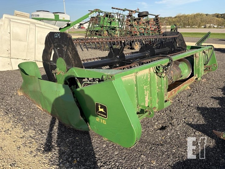 john-deere-216-image-2