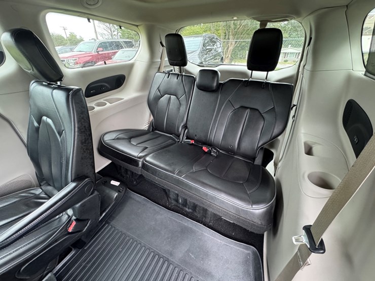 2020-chrysler-pacifica-limited-minivan-4d-3.6l-v6---automatic-transmission---167,488-miles-showing-image-7