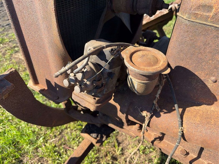 fordson-trackson-f-image-45