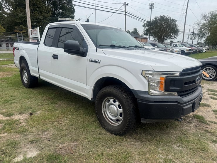 2020-ford-f150-xl-extended-cab-pickup---4wd-5.0l-v8---205,698-miles-showing---1ftfx1e5xlfb38257-image-2