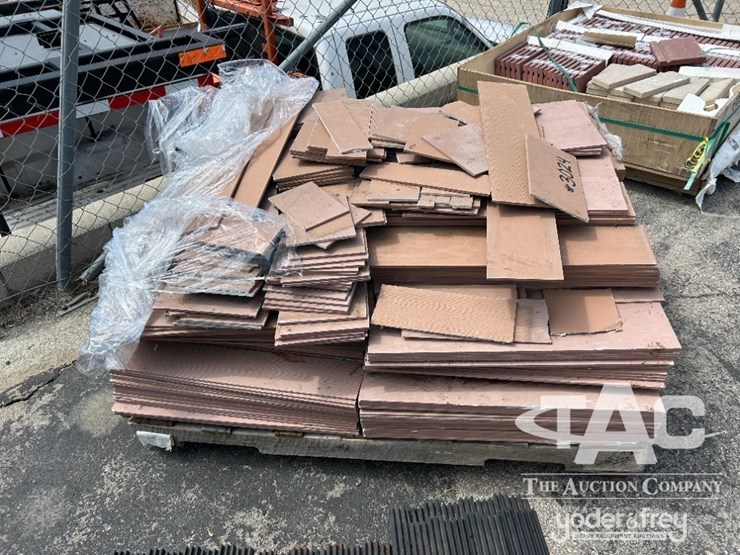 pallet-of-asst.-brick-and-pavers-image-2