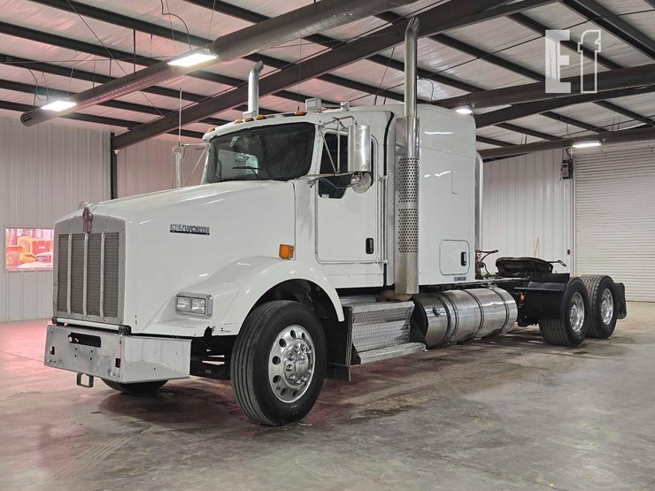 2012-kenworth-t800-image-1