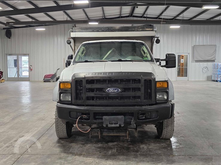 2010-ford-f550-image-7