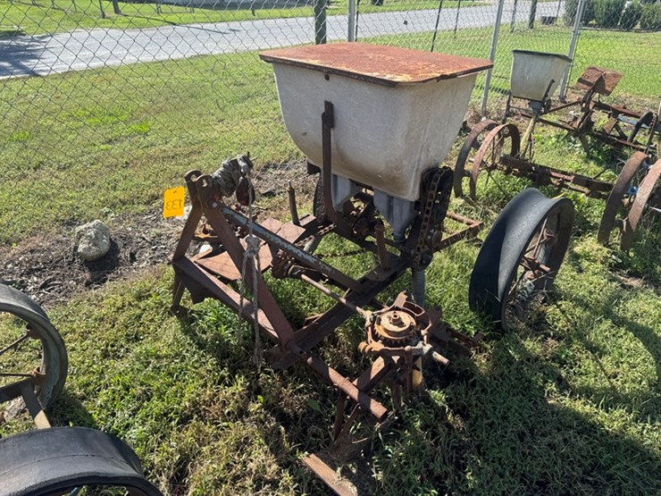 ford-planter-image-1