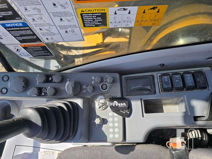 2022-deere-210g-lc-image-19