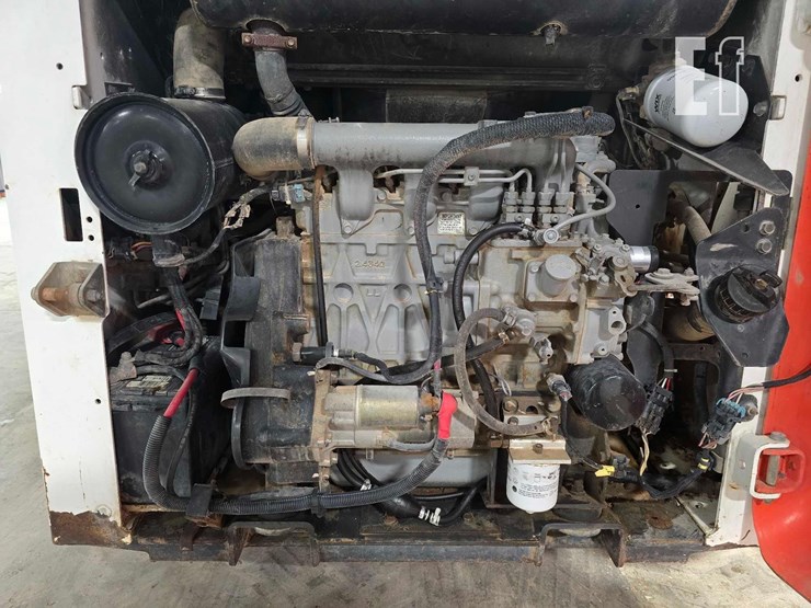 2012-bobcat-s150-image-25
