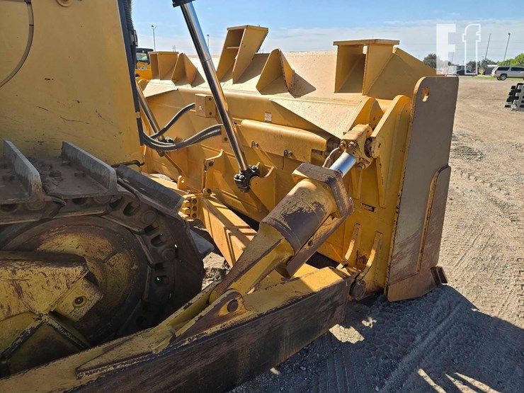2016-caterpillar-d6t-xl-image-11