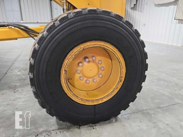 2011-caterpillar-140m2-image-30