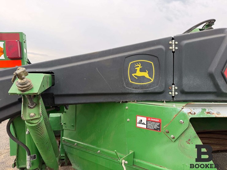 john-deere-moco-946-pull-type-swather-image-29