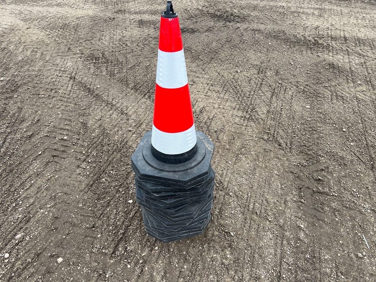 traffic-safety-cones-image-3