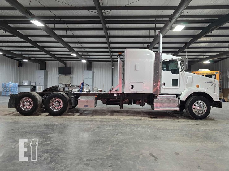 2012-kenworth-t800-image-6