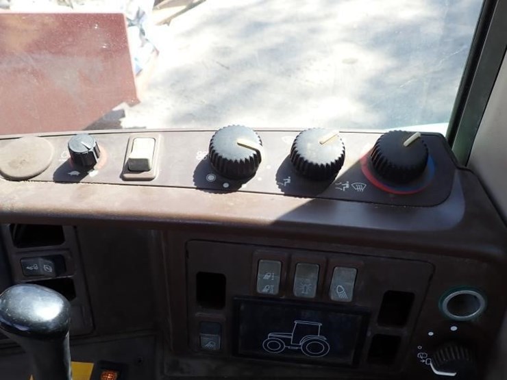 john-deere-6420-image-29