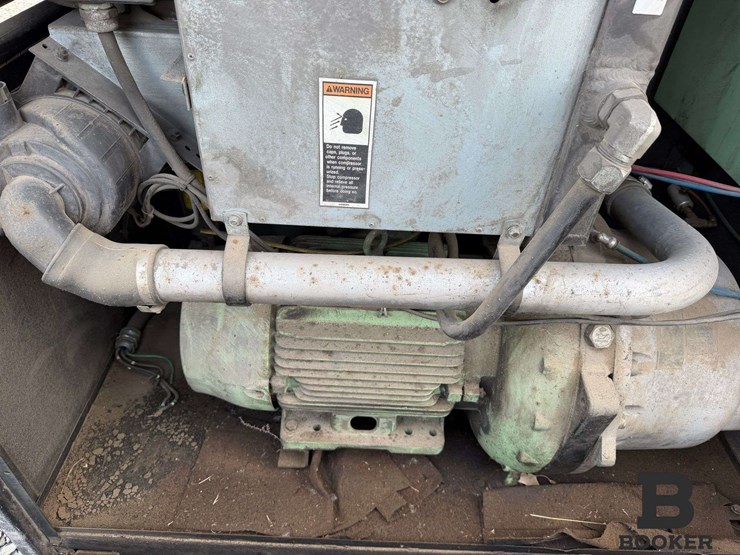 sullair-1800e-rotary-screw-air-compressor-image-11