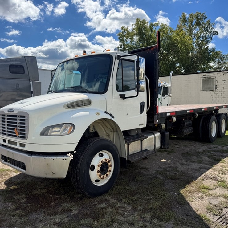 2012 FREIGHTLINER M2 10-WHEEL DUMP/FLATBED 8.3L CUMMINS - 10 SPD MANUAL TRANS 126,937 MILES SHOWING