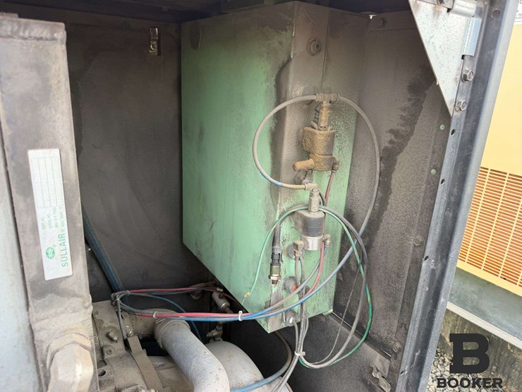 sullair-1800e-rotary-screw-air-compressor-image-9