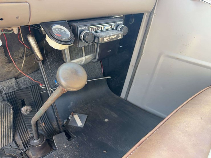 1946-chevrolet-truck-image-49