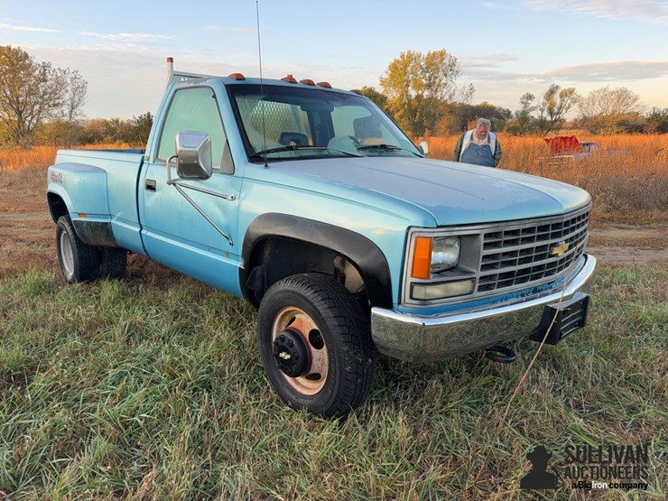 1993-chevrolet-k3500-4x4-pickup-image-3