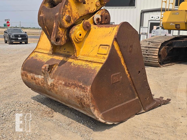 1996-caterpillar-350l-image-11