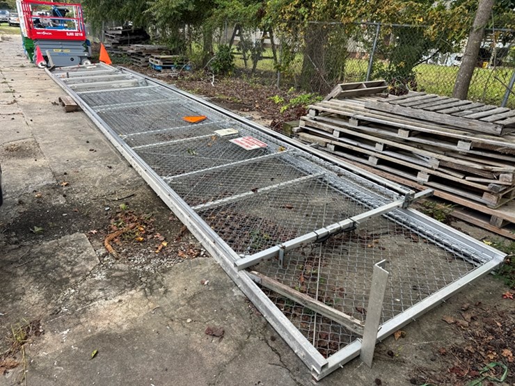 (2)-aluminum-gates-no-power-controls-or-motors,-gates-only-image-4