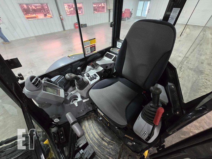 2025-deere-35-p-tier-image-17