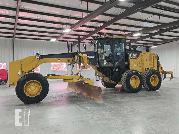 2011-caterpillar-140m2-image-1