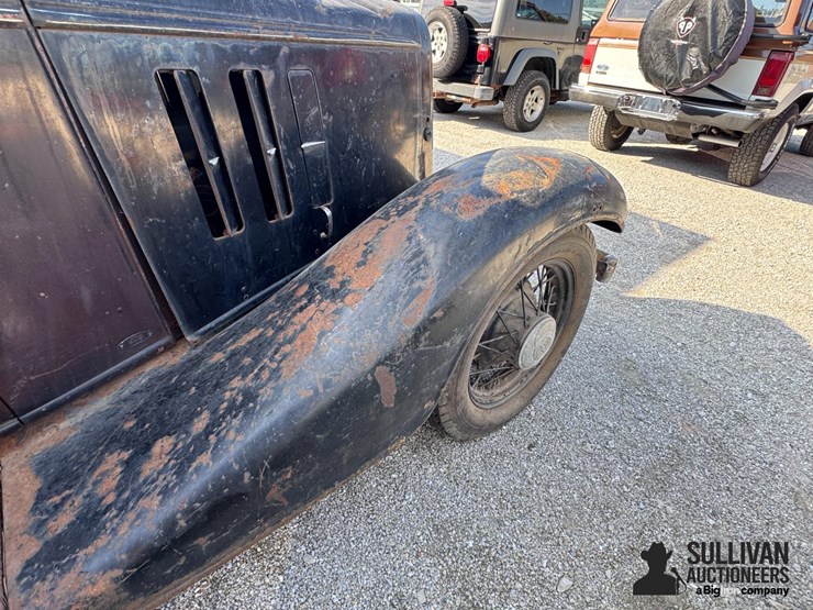 run-#16---1933-chevrolet-4-door-sedan-image-19