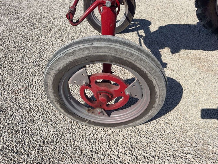 farmall-av-image-21