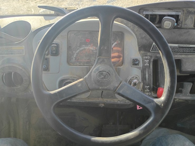 2013-kubota-rtv1100-image-32
