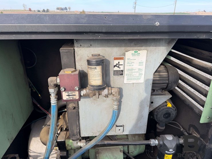 sullair-1800e-rotary-screw-air-compressor-image-14