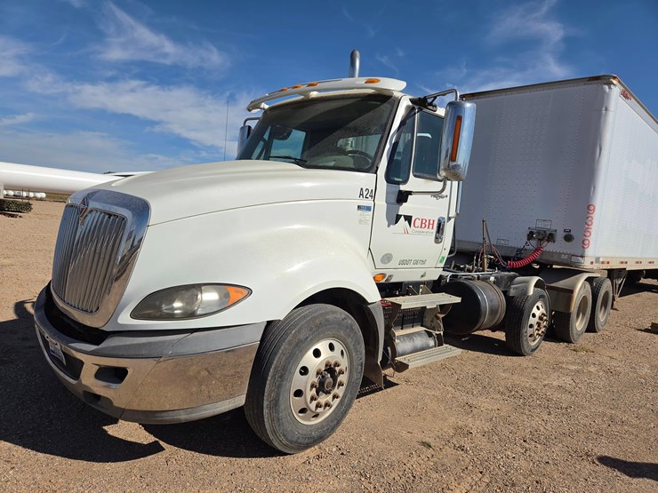 2012-international-prostar+-122-semi-truck-image-1