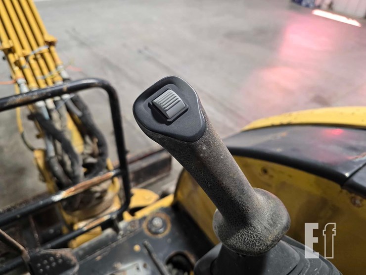 2006-caterpillar-303.5c-cr-image-19