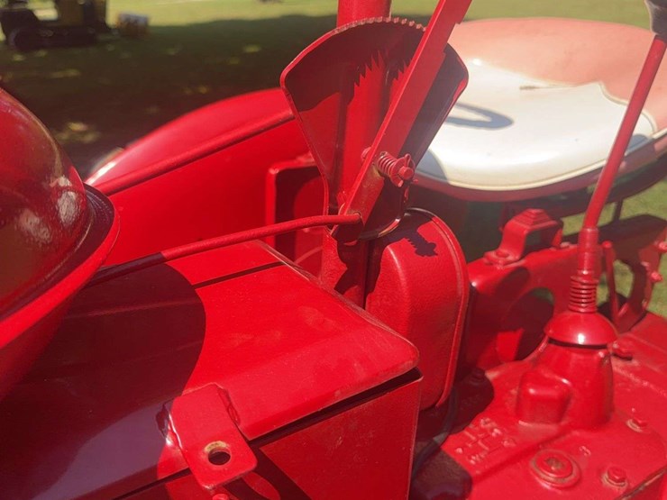 1945-farmall-b-image-24