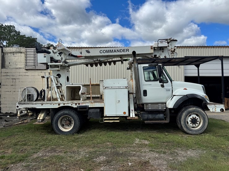 2003-international-workstar-7300-digger-derrick-truck---4wd---6-spd-manual-122,710-miles-showing-image-3
