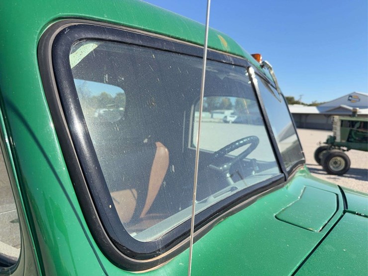 1946-chevrolet-truck-image-63