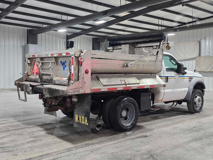 2010-ford-f550-image-3